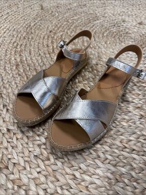 Penelope Chilvers Metallic silver/gold Crossband Espadrille Sandals